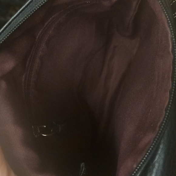 Vintage Coach Black Pebbled Leather Crossbody Bag with Turnlock Front Pocket. - Picture 7 of 12